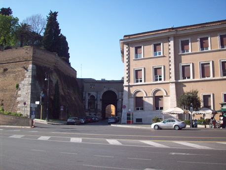 PIAZZA DELLA ROVERE